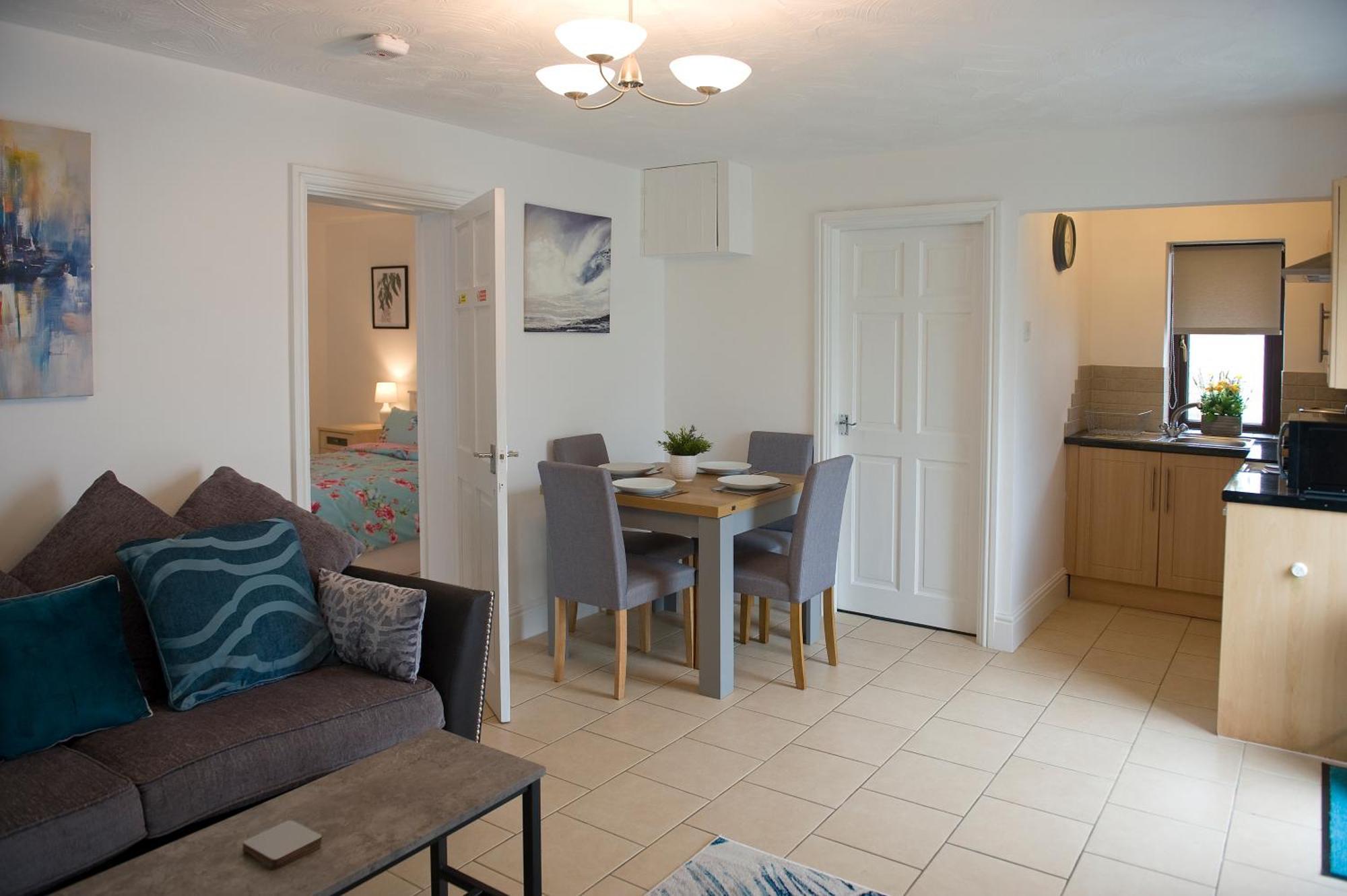 Mountain View Apartment - Short Drive To Beaches Bryngwran ภายนอก รูปภาพ