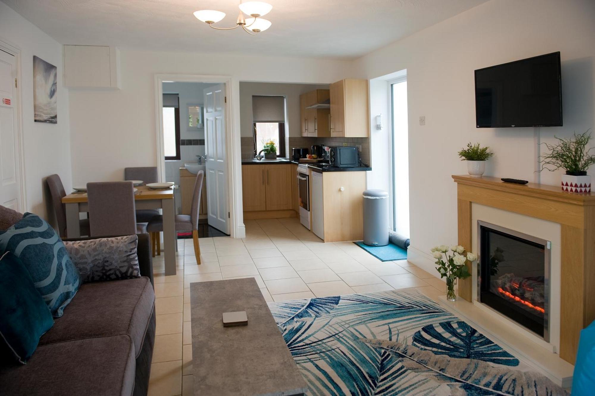 Mountain View Apartment - Short Drive To Beaches Bryngwran ภายนอก รูปภาพ