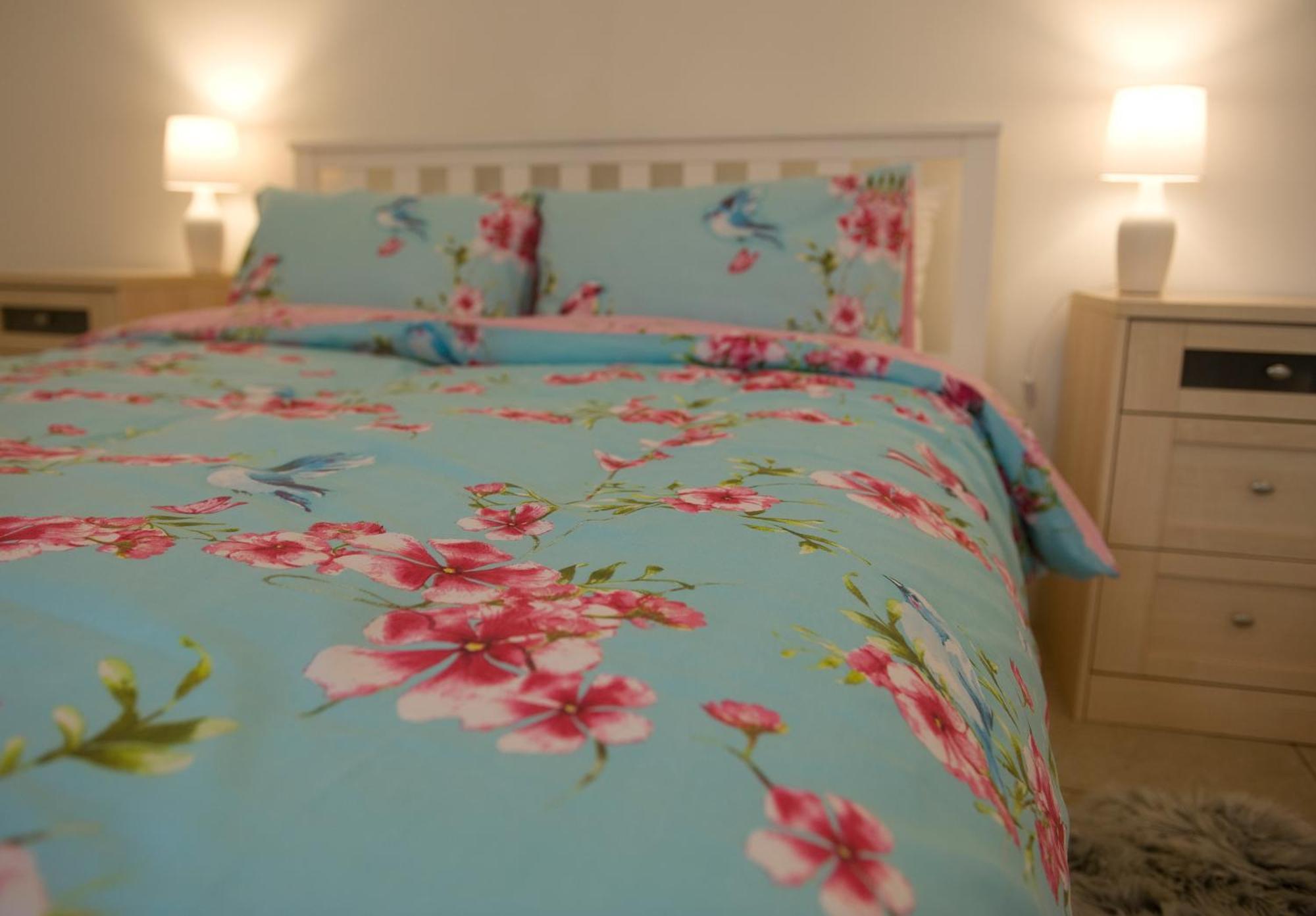 Mountain View Apartment - Short Drive To Beaches Bryngwran ภายนอก รูปภาพ
